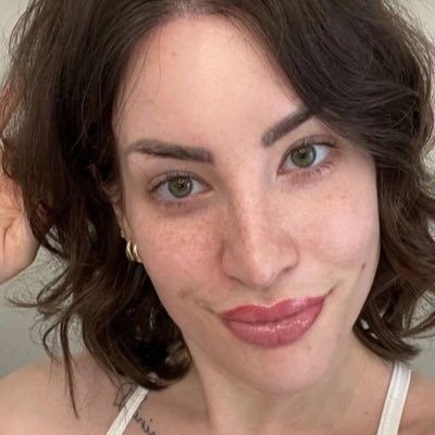 LisaJn787's profile picture. 