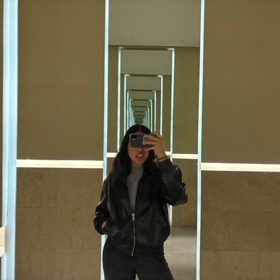 laureensflores's profile picture. 