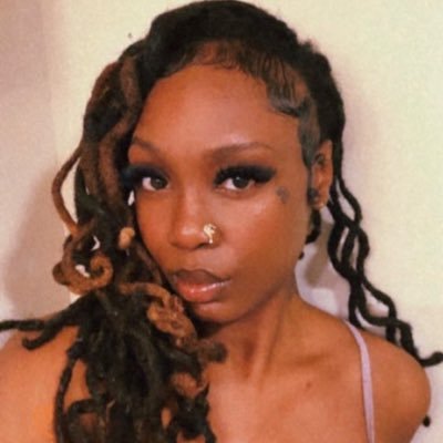 earth_222kay's profile picture. 