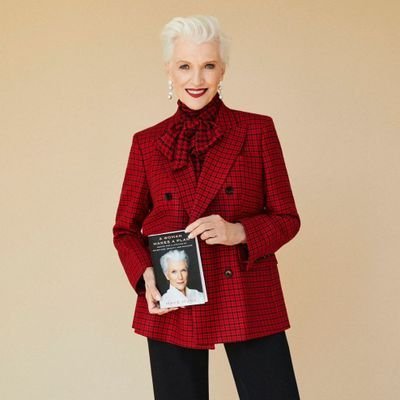 MayeM3312's profile picture. Bestselling International Author of A Woman Makes A Plan 📖 Doctor of Dietetics 🧑‍🎓Supermodel 😉💃#ItsGreatToBe76 Manager: anna@mayemusk.com