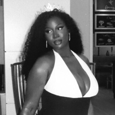 thee_stallie's profile picture. lames can’t hang here.