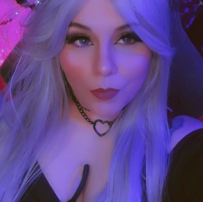 Jaminet_4's profile picture. ✨️Dead By Daylight Content Creator 🖤
🕯️ Live Tue, Thu & Sat  
🧛‍♀️ Mikaela & Sable Main | DBD  
🕸️ Horror Content + Cosplay  
🇵🇷 she/her | 💍🏳️‍🌈♐🎃