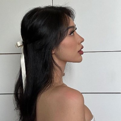 fictionreels's profile picture. falling in love with a damn fantasy ｡𖦹°‧⭑.ᐟ.                          3/40📚