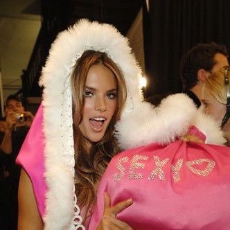 prichuzzj's profile picture. living for the hope of it all ! ୨୧ ˖ ࣪ ٬ 🩹