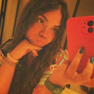 saraschuchh's profile picture. byler endgame