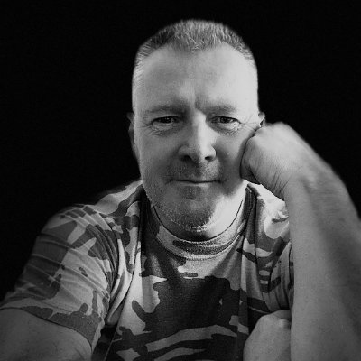 daveyvermaak's profile picture. Cats, Music, Watches.  Take a few photo's and I cook a bit. Obsessed with time. #bengal #canon #breitling #global