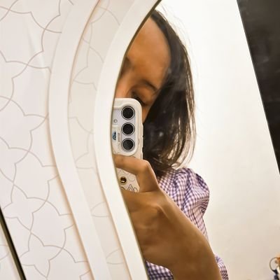 iresloseri's profile picture. 