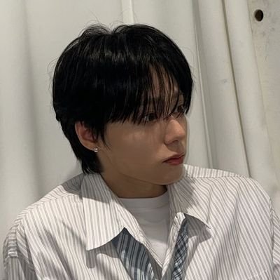 oldmoon_us's profile picture. 그럼 그럼 나는 평생 달님들 거지 아우우웅

                           #환웅 #시온 Fan Account❤︎ꔛ❜