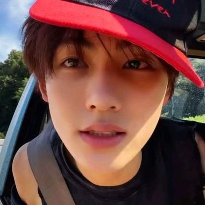 azaleailll's profile picture. 