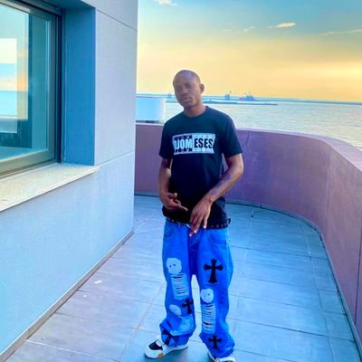 leotooshy's profile picture. Entre risas, ideas locas y silencios que dicen mucho 😏
🌙
🇬🇶