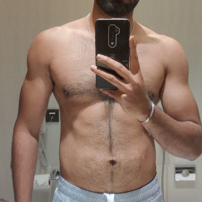 Manly guy here looking for adventurous wild and big Tops to open up.