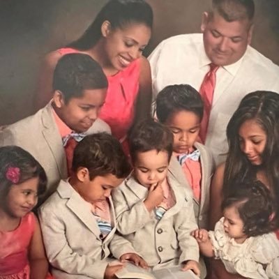 KingdomLife4you's profile picture. Wellnes🌱Biz Mentor👩🏽‍⚕️Mom of 7💃🏾USF Alum 🇲🇽🇭🇳 #JesusisLord #CalmtheChaos #EnrichedKingdomLifestyle #Ambassador4JesusChrist