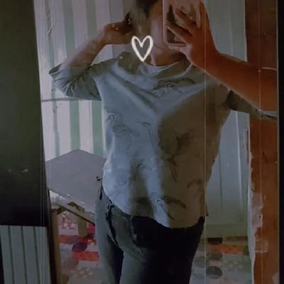 xyx6712's profile picture. yuk kenalan . silahkan dm bebas .cerita smpai pagi boleh. curhat boleh.