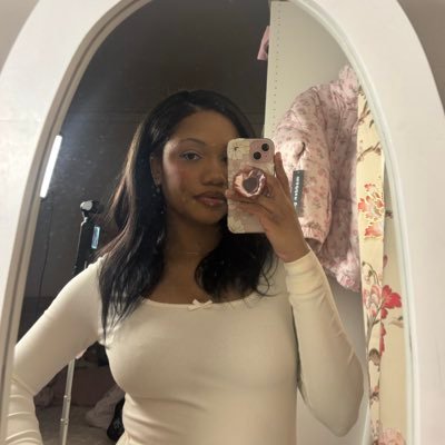 moejojoejo's profile picture. famous.