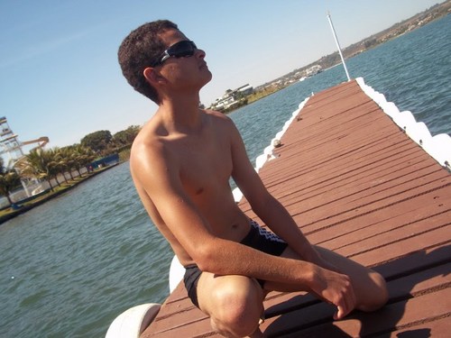 Enquanto vc desse e arrasa eu subo e humilho...Sou conhecido, respeitado e desejado, adoro fazer amizades e odeio falsidades..Cada um tem o Ryck que merece..S2
