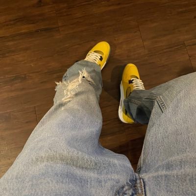 rraszir's profile picture. 