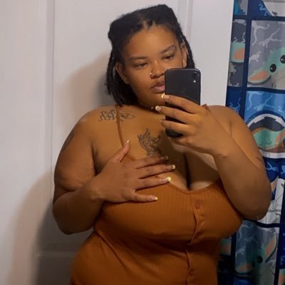 tiaaa_bby's profile picture. 🥳💗