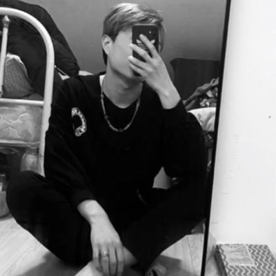 320891852Song's profile picture. A