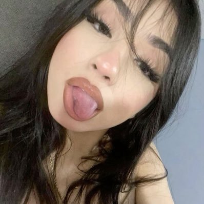 alexismartinix's profile picture. for my faves ♡