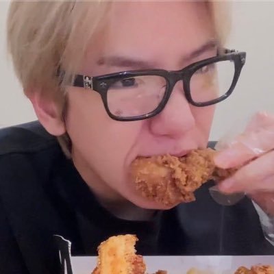 _chybb's profile picture. @B_hundred_hyun 🍓 EXO9 chanbaek❤️🌷