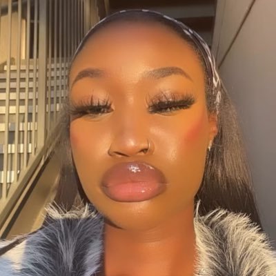 _iaishaaa's profile picture. Oh hi you’re back!