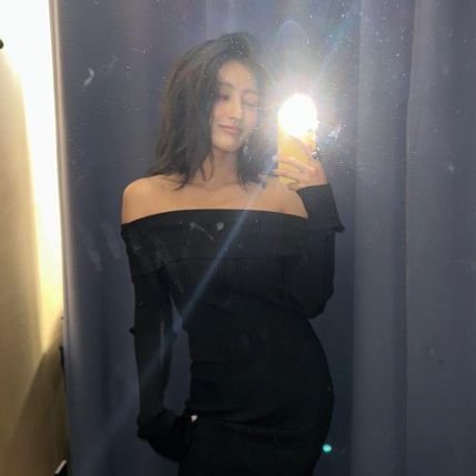 deluxelise's profile picture. Everyone's a whore, Grace. We just sell different parts of ourselves.