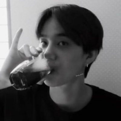 sub_ttt29's profile picture. sτατυs:: คืนนั้น คืนไหน ไก่แพ้วัว คืนและวันอันน่ากลัว วัวแพ้ไก่ 🫶🏻 |||🕊️#𝑳𝑰𝑻𝑻𝑳𝑬𝒀𝑶𝑼𝑵𝑮𝑶𝑳𝑫