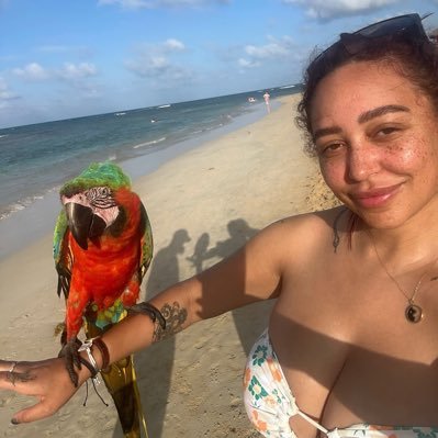 cs5091771's profile picture. Half earth goddess, half comedian 🌿😂. I’ll hug a tree, then tell it a joke. Friendly, funny, and always up for sunshine, laughter, and a little adventure.