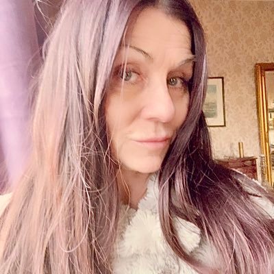 nangiLima's profile picture. Woman from Sweden, adoring dragons and fantasy world. 🩵🐉💚