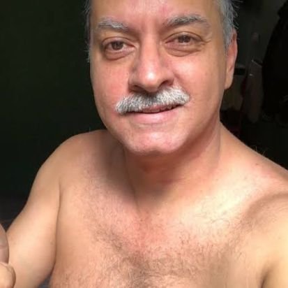 oldhenryy's profile picture. 