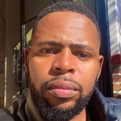 sbukamvelase's profile picture. Child of God 🙏 Son of Afrika 💪🏿 Grandchild of warrior men & women that taught us to never to dishonour the cause of freedom 👊🏿Love is my revolution ❤️