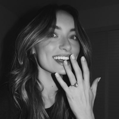 xBernadetteH's profile picture. Presenter @NorthernIreland  • @LenzoLR 🤍 • iC