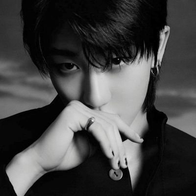 slitherism's profile picture. OC. / S-IC.⠀追随节奏的人，永远年轻。And I carve my name into the moment.