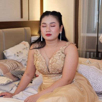 Tng239227's profile picture. ចូលចិត្តរាប់អានគ្នា ហើយចុយហ្វី