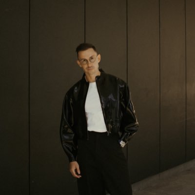 RubbertwunkSFW's profile picture. Sharing a bold & shiny fashion✨  compte fourre-tout ☁️