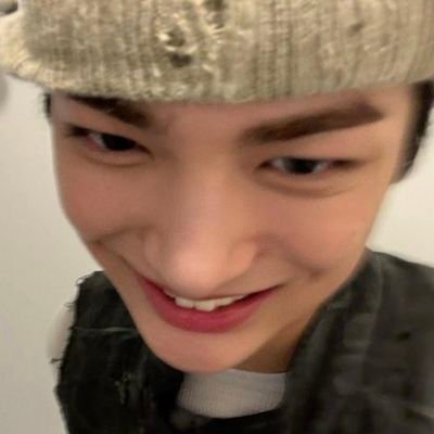 aplliess's profile picture. ⭐️🍪🐈‍⬛🍜👀