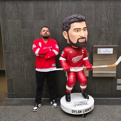 ChuyAnaya09's profile picture. What up doe
@ChelseaFC 💙⚽️ #OnePride #DetroitBasketball #LGRW #RepDetroit #MichiganState 🟢🏀🏈 @ClubAmerica 🦅
