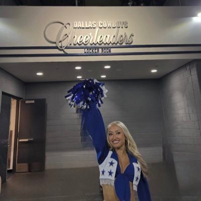 MichelleSie21's profile picture. change is one constant thing in life 🧬