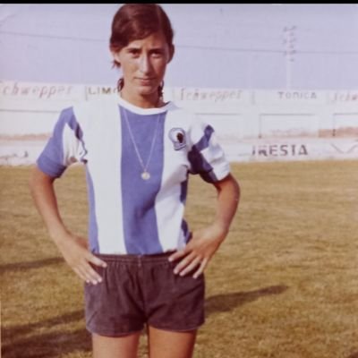 andrealicante's profile picture. ⚽ Exjugadora Hércules-70.

 🌞 Debuté en La Viña- 71

📚 Diplomada en Magisterio.

🎙️Creadora con José Luis Hdez. del espacio de X @NochedeByA