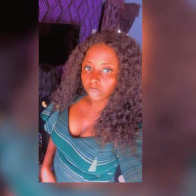 Robefum's profile picture. A Person Who Thinks Negative, Will Never Move Forward. bespoke tailoring 💋/RTW 👗👕👖 @aderonkeoadeyemi@gmail.com Sociologist /Arsenal fan💋 lG:Robefum