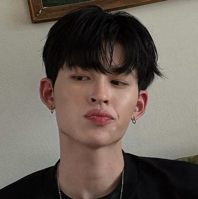 pondphufaen's profile picture. ˚˖𓍢ִ໋🌷͙֒✧˚ ꒰ you're my star ☆ — pondphuwin ʚĭɞ ꒱ 𓈒 𐙚 ࣪ ⭒
fan account | : ̗̀➛ jeff satur 𖤐⭒๋࣭ ⭑| busy era