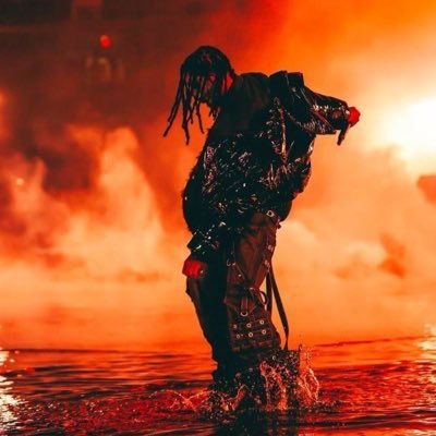 hksometimes's profile picture. chilling | dm for notis