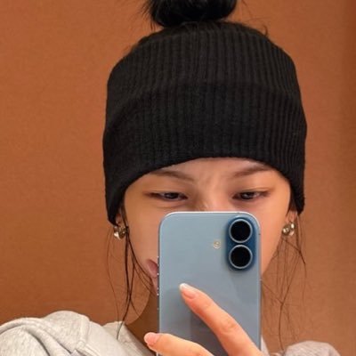 poo___422's profile picture. 부활함