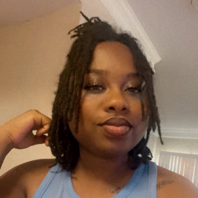 sisforsimone19's profile picture. 