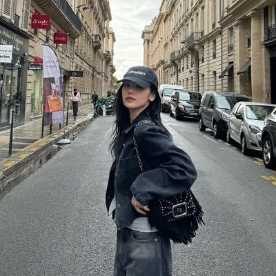 fawrytrail's profile picture. ੈ. UNREAL ／ OO ✩‧₊˚Catto woman with amazing artifice. Her eyes caught people and hypnotized them, be enamoured. She is Hwang Yeji.