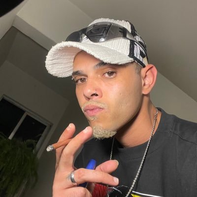 aceita1cha's profile picture. 📍ᴊғ | ᴍɢ • ♎️ ʟɪʙʀɪᴀɴᴏ • Maconheiro 🍁 🧃ʙʀɪsᴀᴅᴏ Juicy Couture