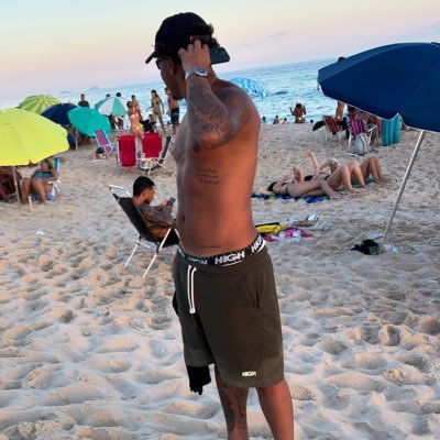 santosjonas10's profile picture. não morra sem viver.