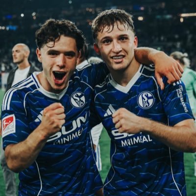 ViscaSchalkeGE's profile picture. @S04 @acmilan 𝒆𝒏𝒋𝒐𝒚𝒆𝒓 | 𝑱𝒆𝒔𝒖𝒔 𝒊𝒔 𝑮𝒐𝒅 ✝️