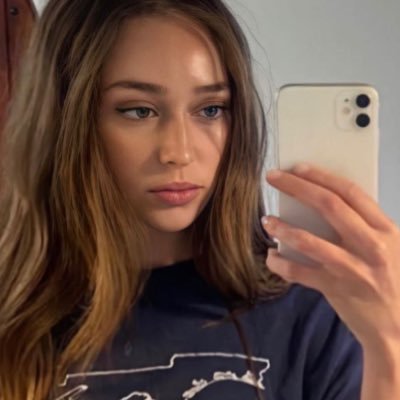 qiovra's profile picture. cıkmaz bır sokakta,