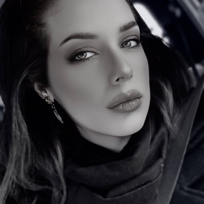 Rose_just_Rose's profile picture. 🏡 Turning property goals into reality  🎾Tennis keeps me grounded | 🎨 Art feeds my soul ✨ Athens, GR